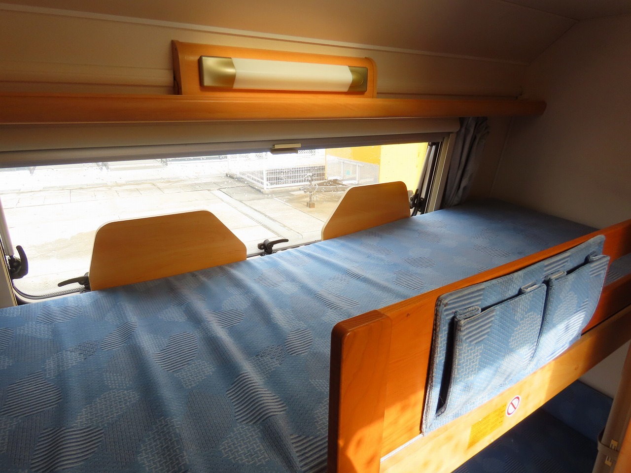 キャンピングカートレーラー