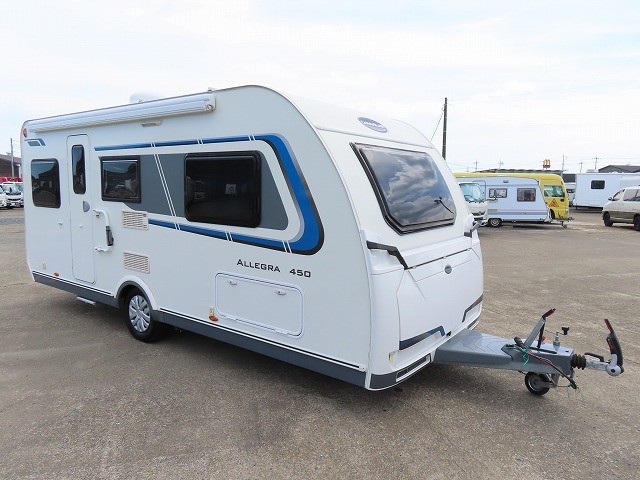 キャンピングカートレーラー