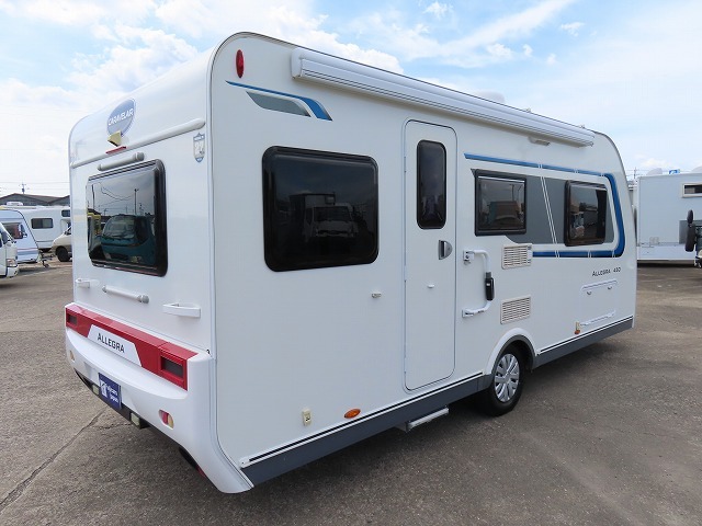 キャンピングカートレーラー