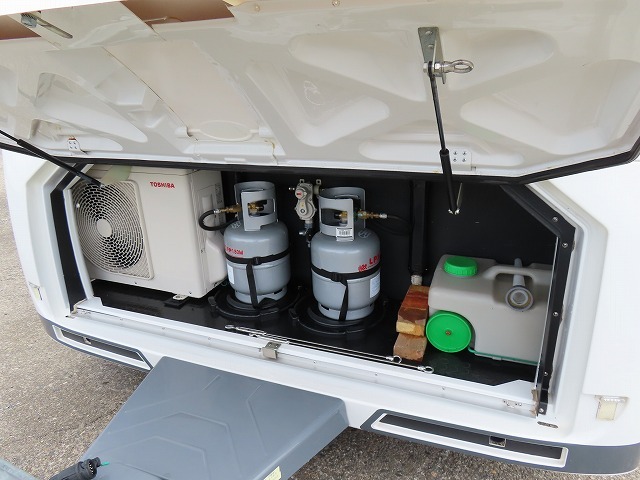 キャンピングカートレーラー