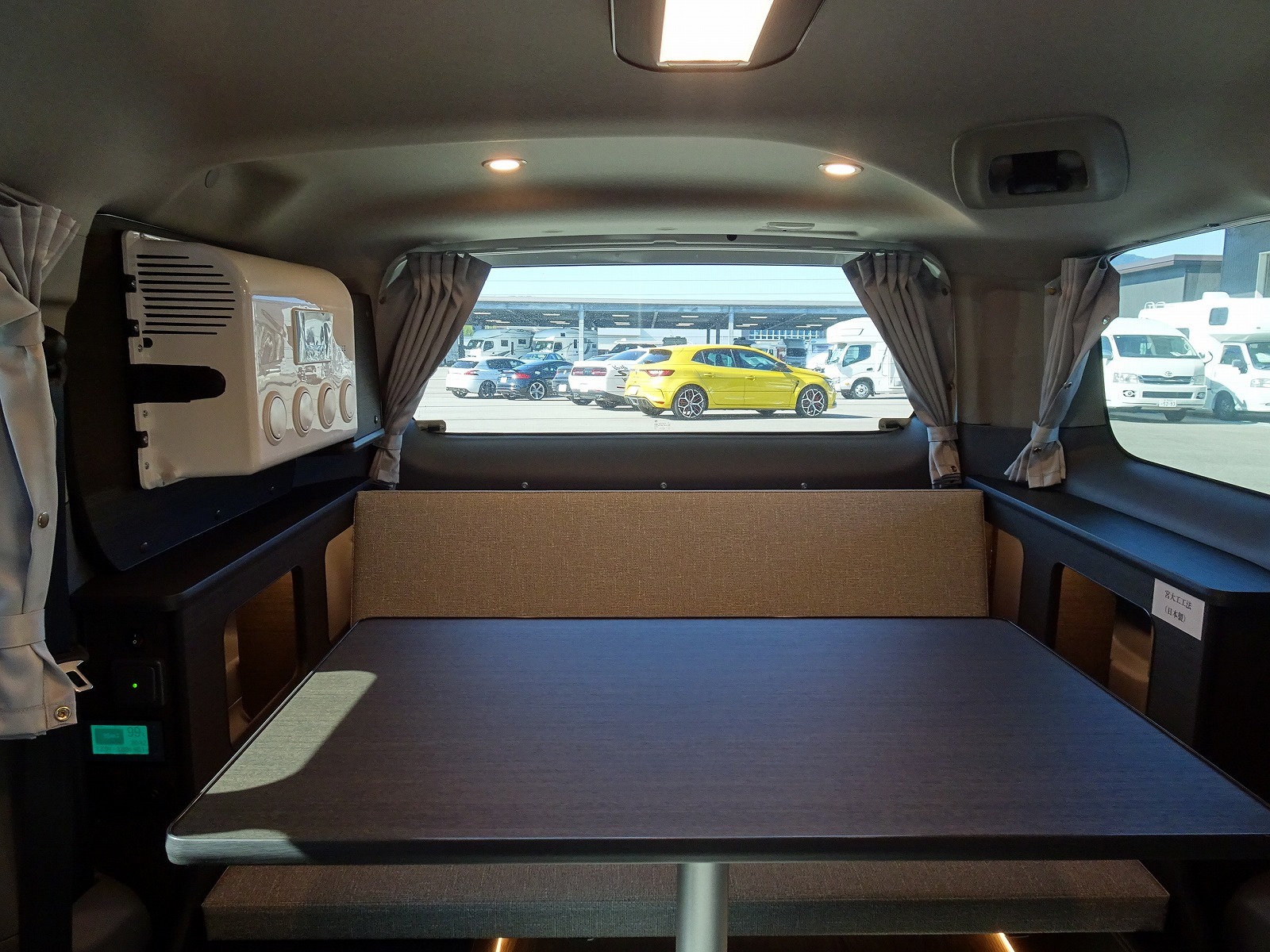 キャンピングカーバンコン