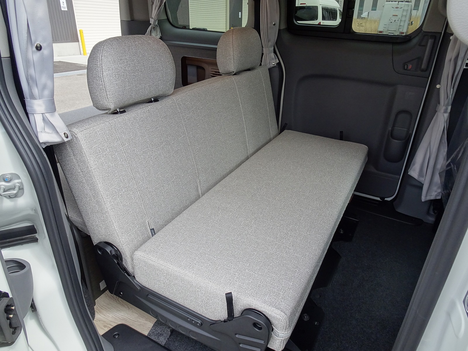 キャンピングカーバンコン