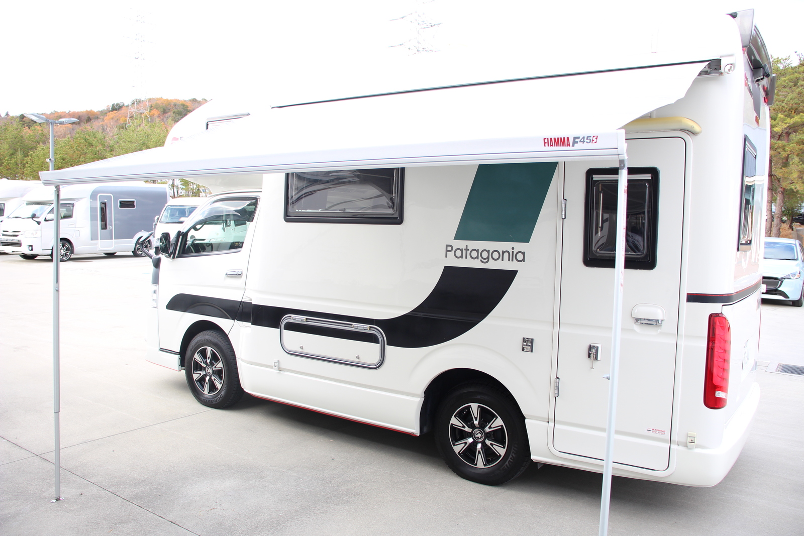 キャンピングカーキャブコン