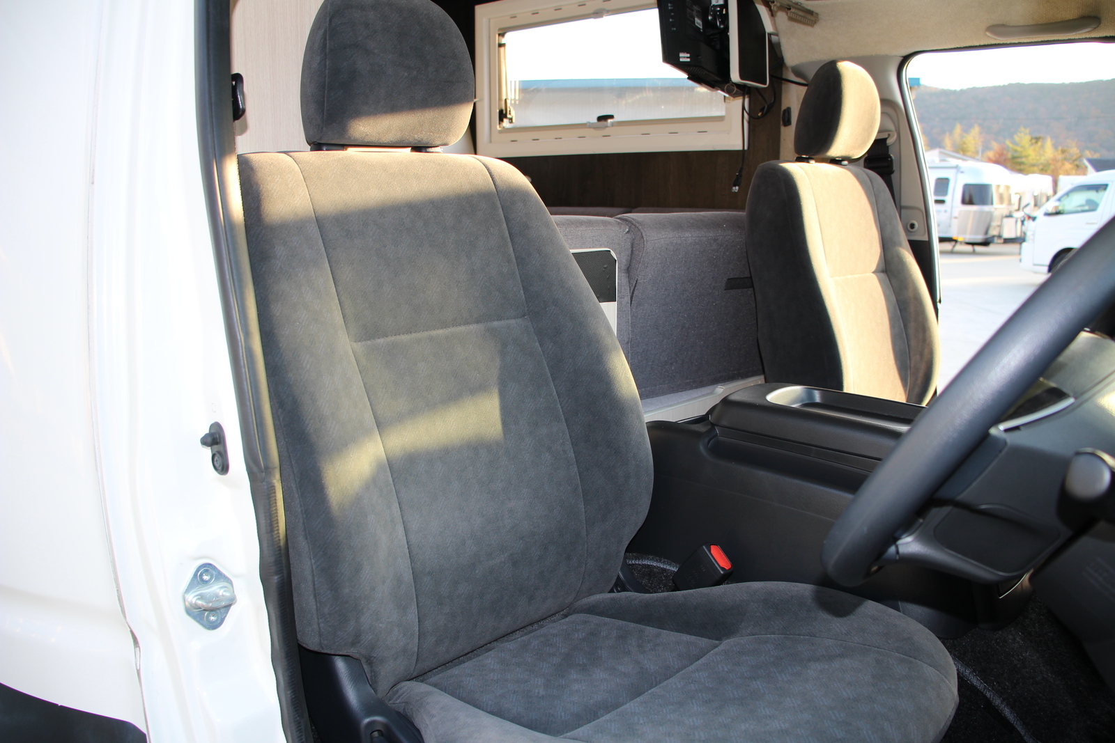 キャンピングカーキャブコン