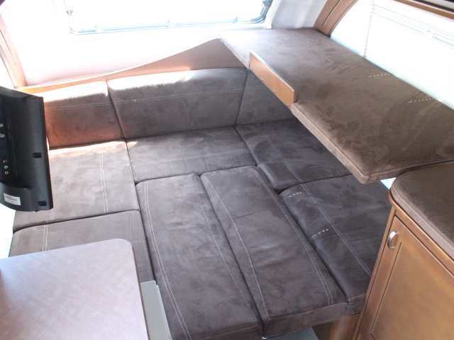 キャンピングカートレーラー