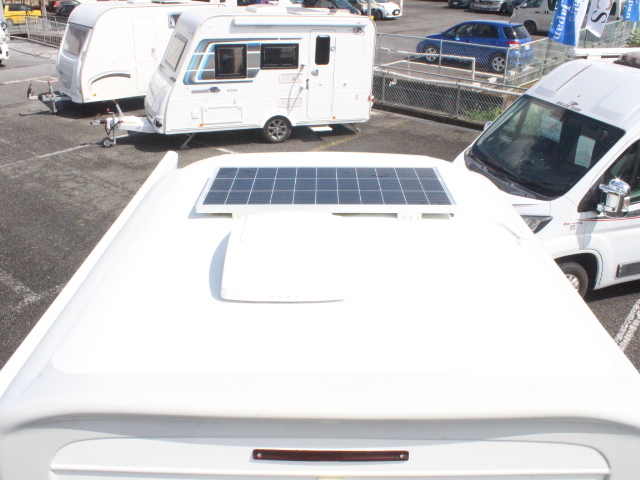 キャンピングカートレーラー