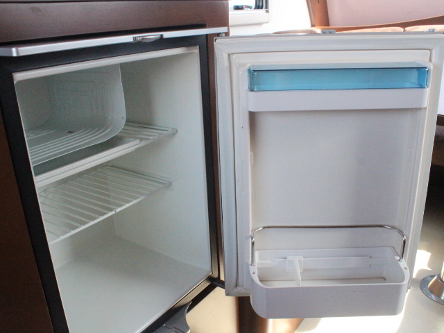 キャンピングカートレーラー