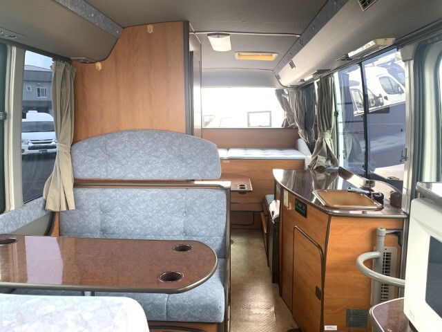 キャンピングカーバスコン