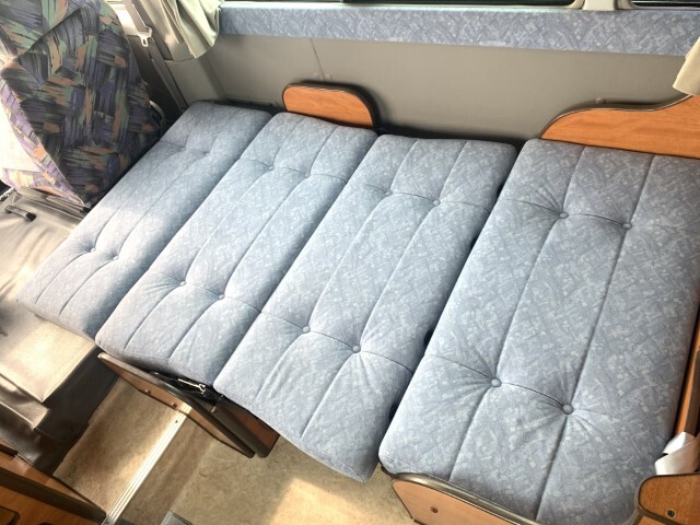 キャンピングカーバスコン