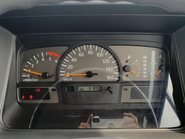 キャンピングカーバスコン