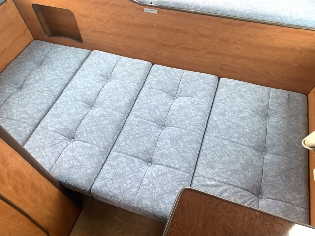 キャンピングカーバスコン