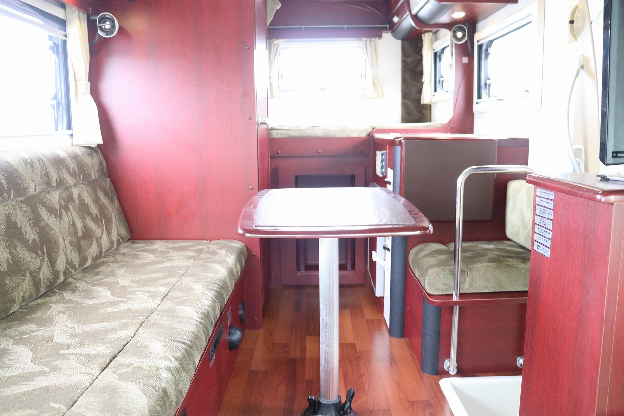 キャンピングカーキャブコン