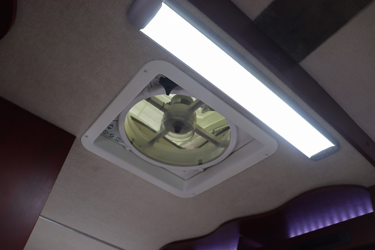 キャンピングカーキャブコン