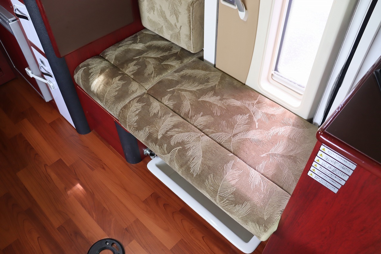 キャンピングカーキャブコン