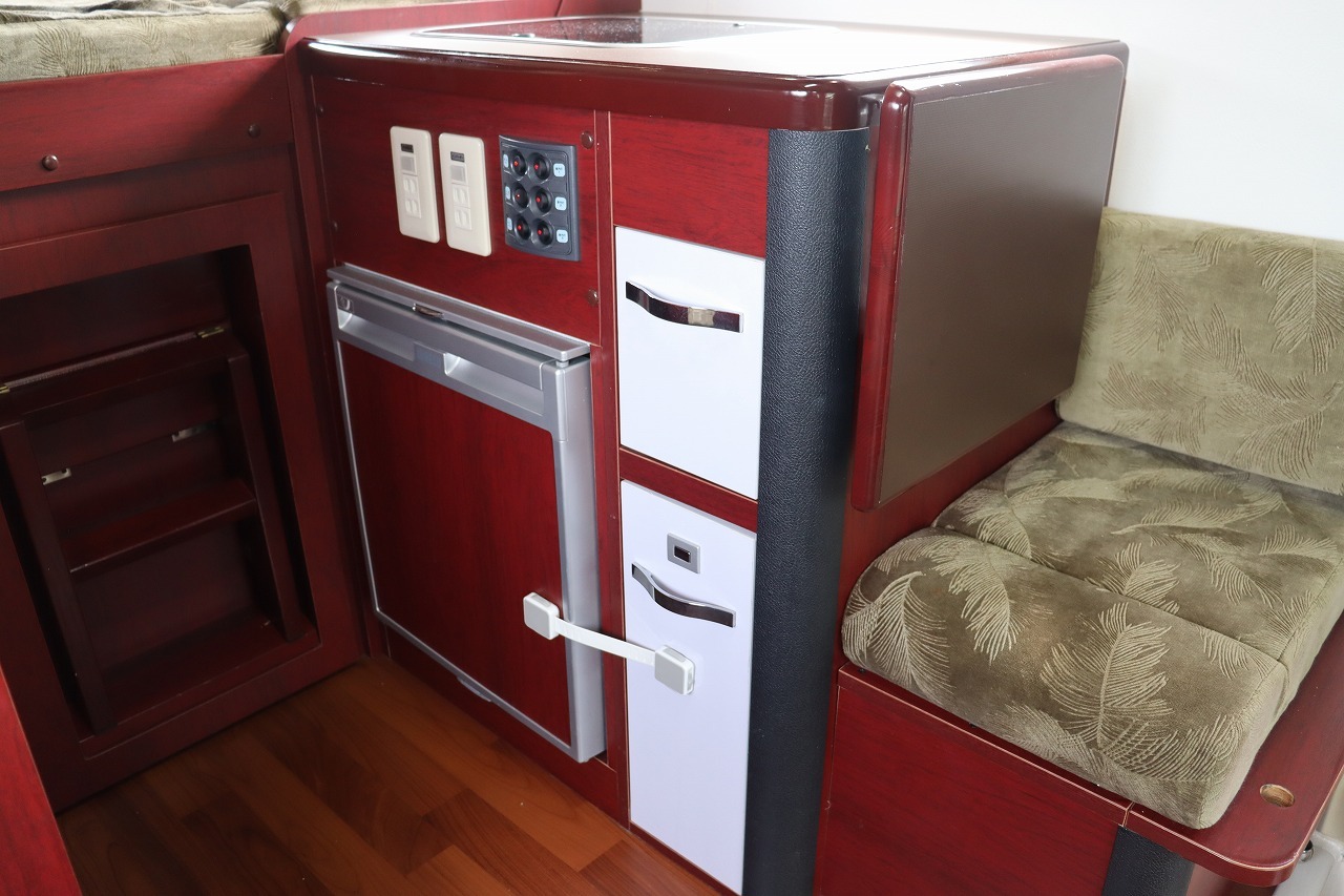 キャンピングカーキャブコン