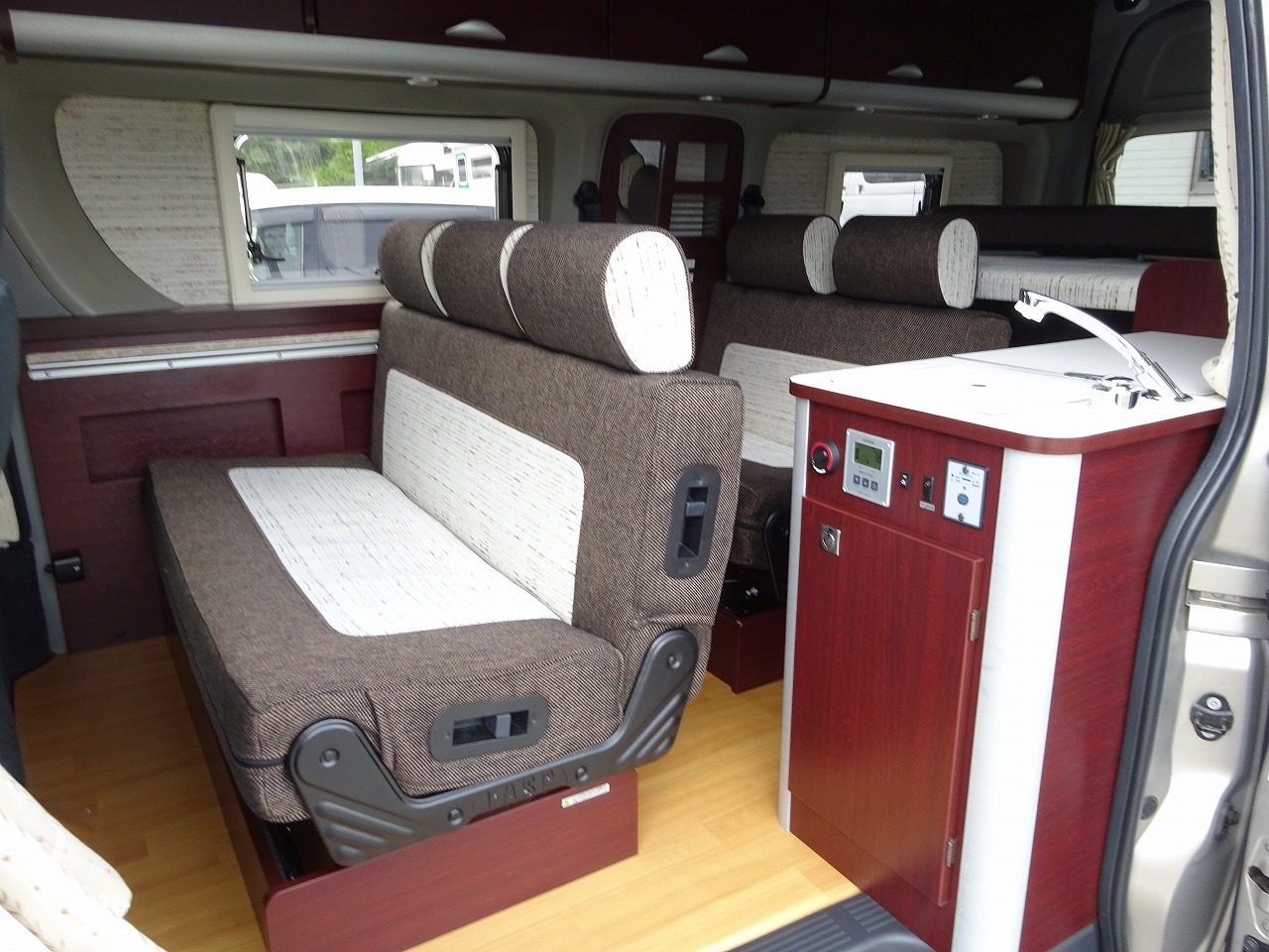 キャンピングカーバンコン