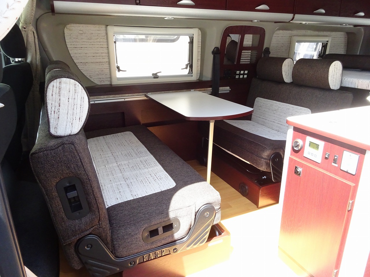 キャンピングカーバンコン