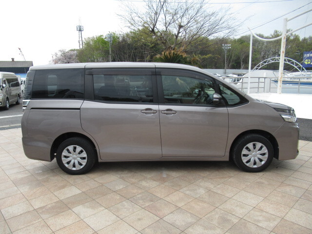 トヨタヴォクシー