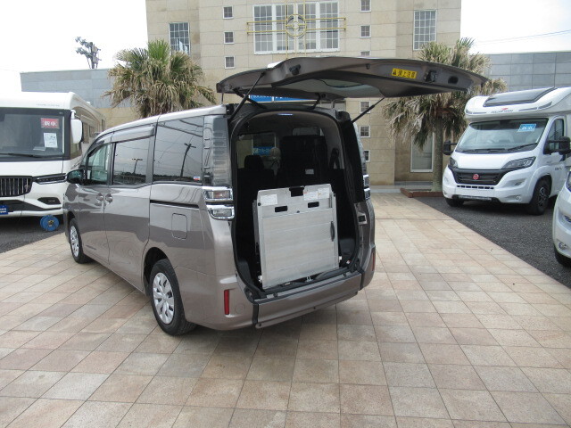 トヨタヴォクシー