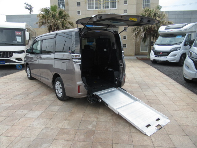 トヨタヴォクシー