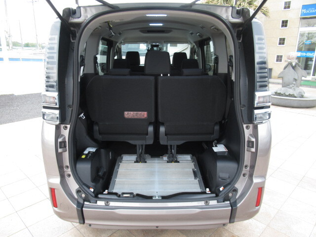 トヨタヴォクシー