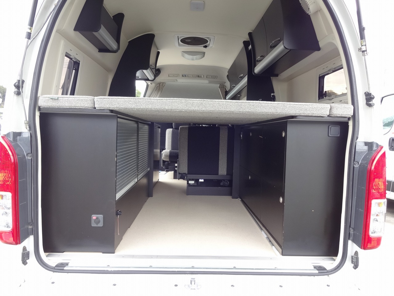 キャンピングカーバンコン