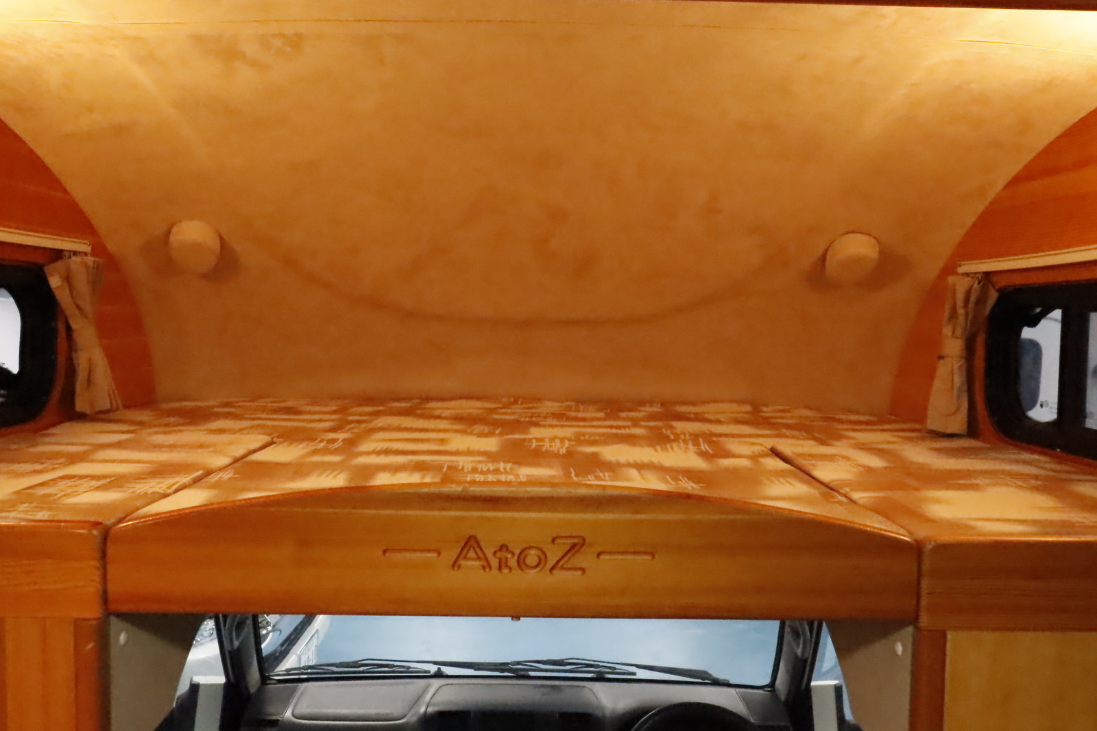 キャンピングカーキャブコン