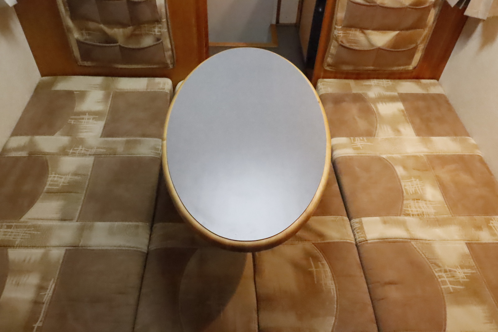 キャンピングカーキャブコン