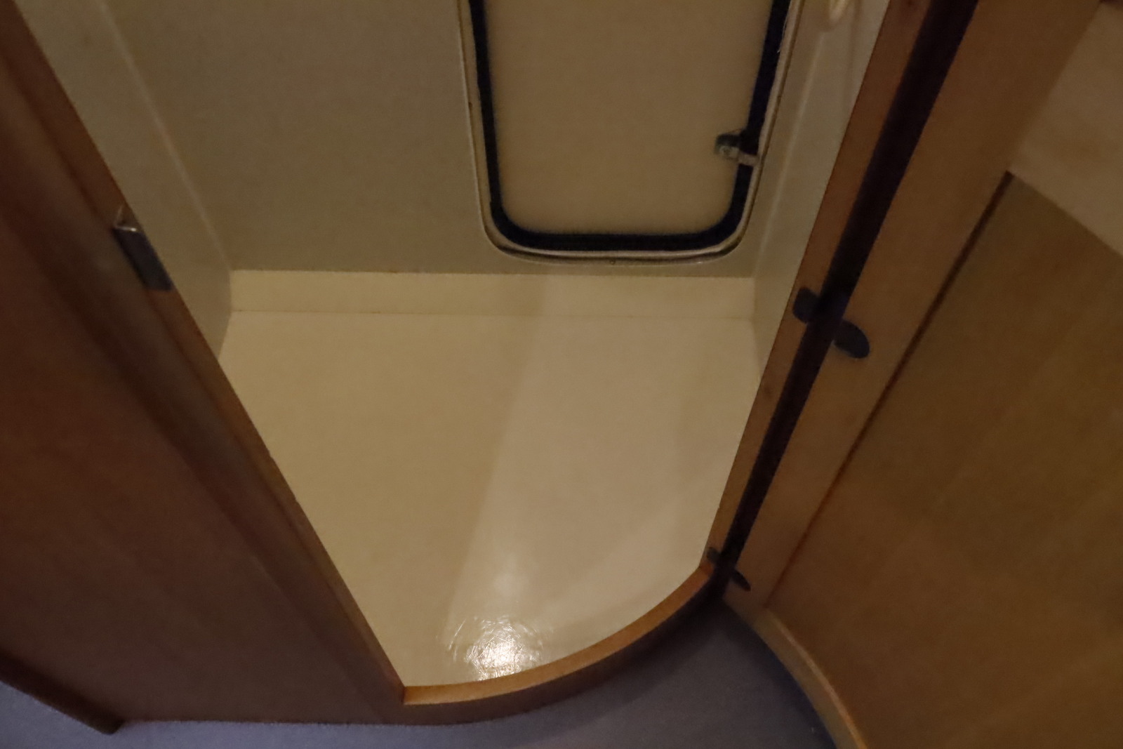 キャンピングカーキャブコン