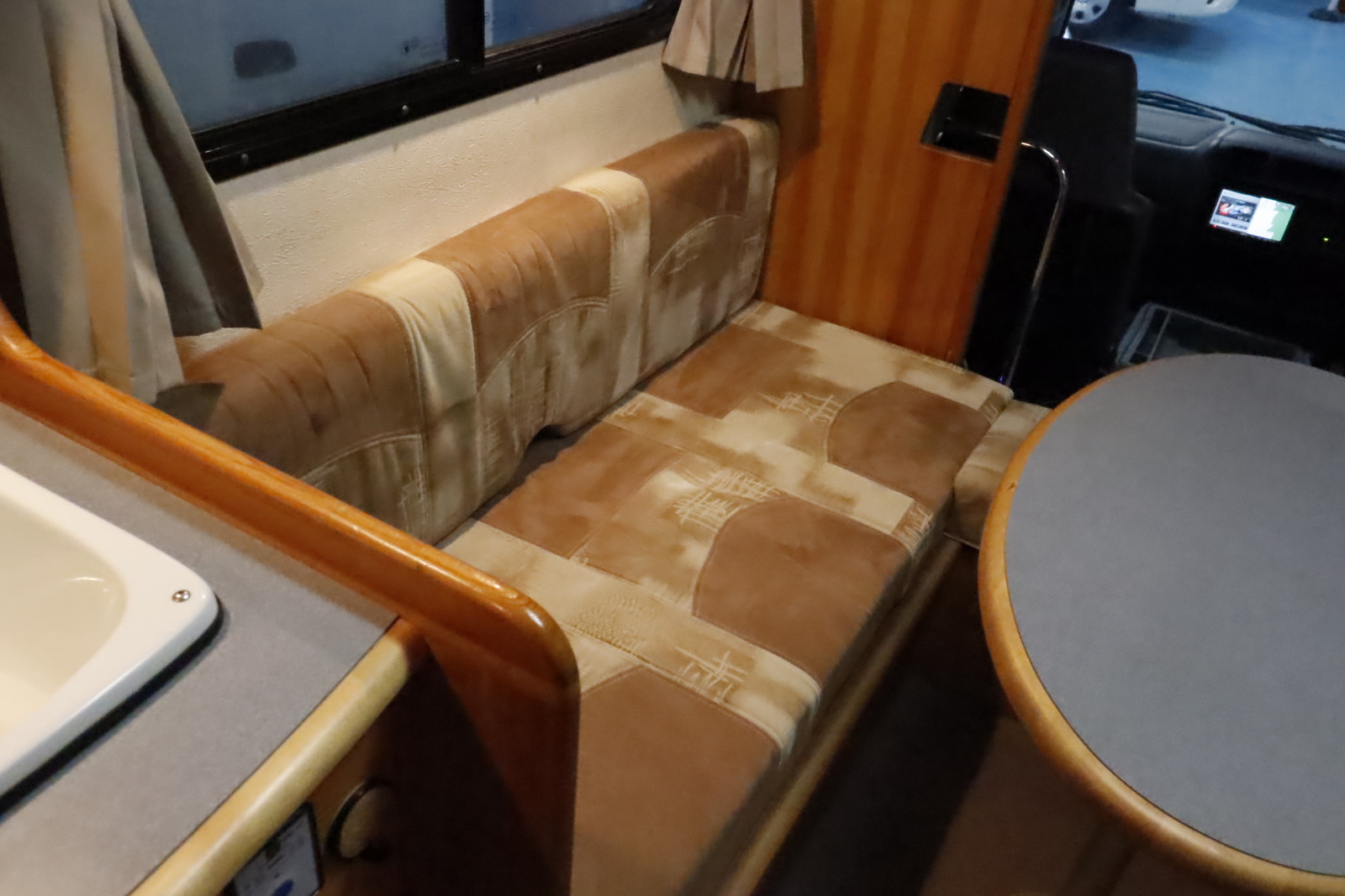 キャンピングカーキャブコン