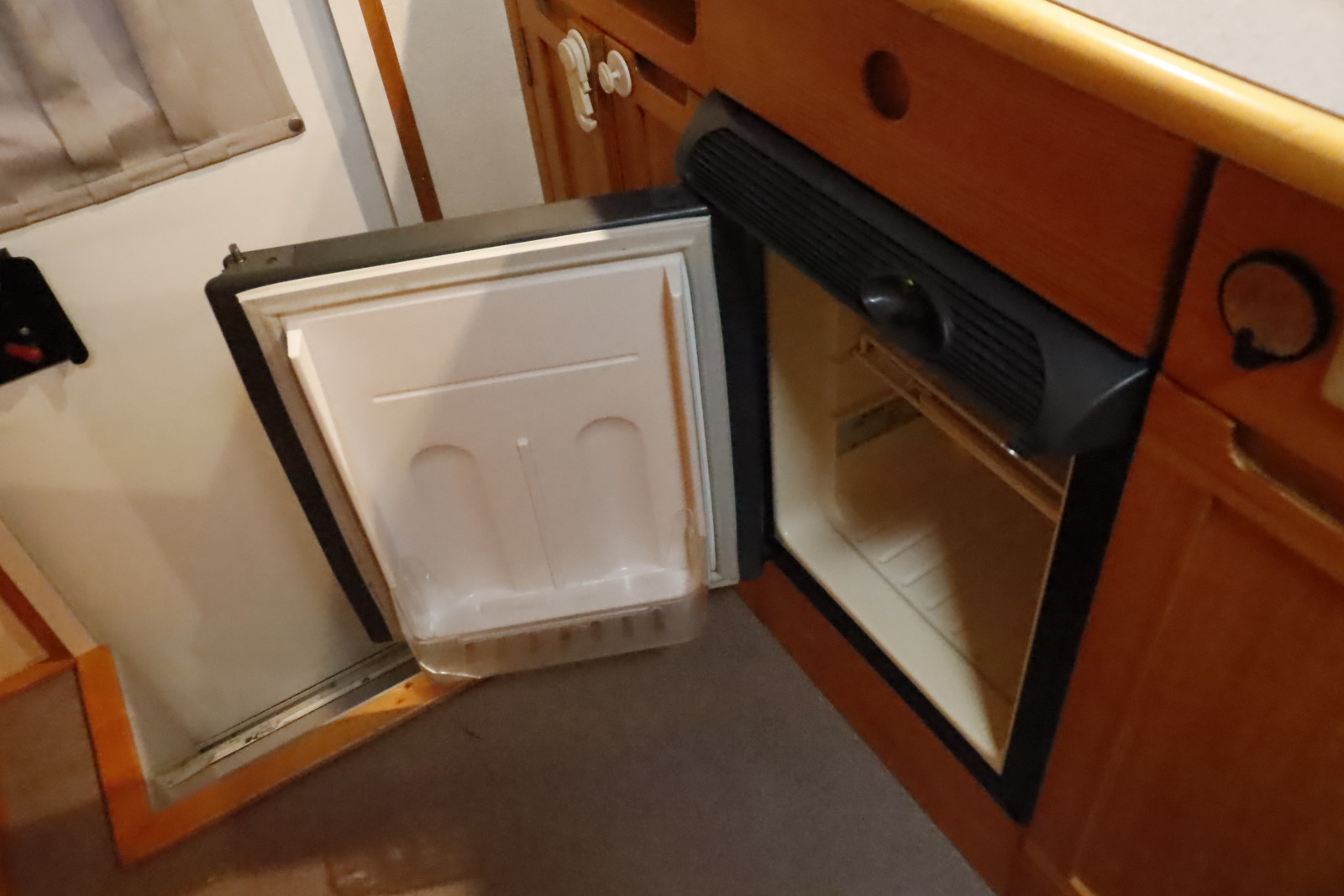 キャンピングカーキャブコン