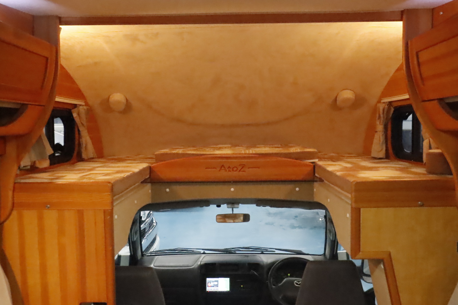 キャンピングカーキャブコン