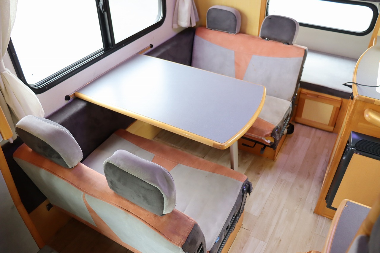 キャンピングカーキャブコン