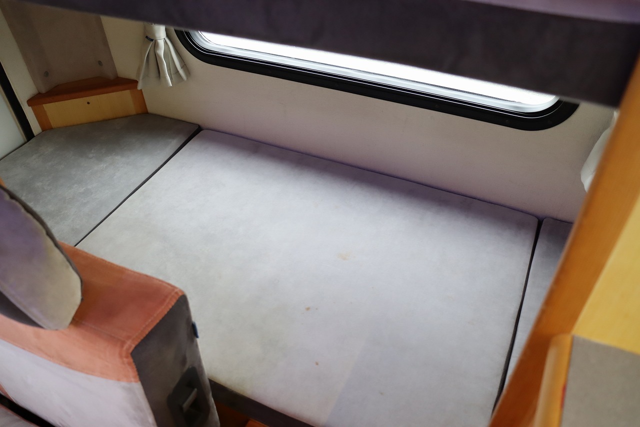 キャンピングカーキャブコン