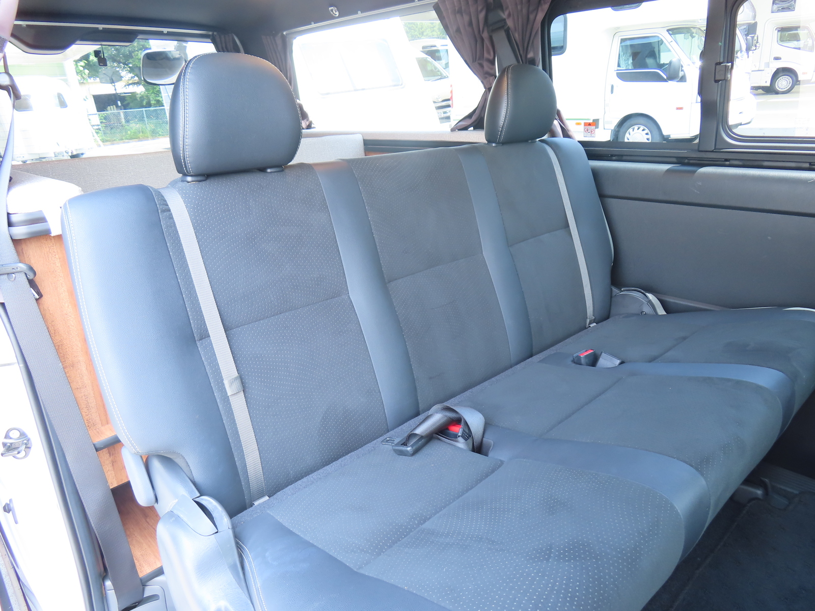 キャンピングカーバンコン