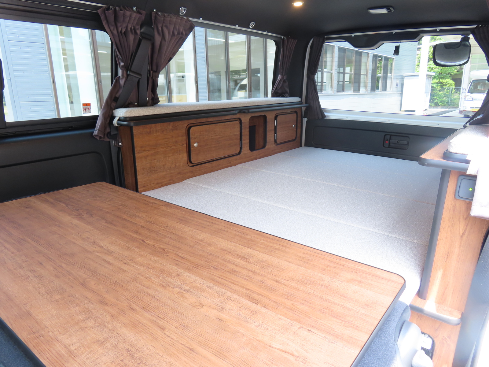 キャンピングカーバンコン