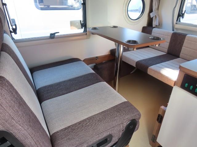 キャンピングカー軽キャンパー