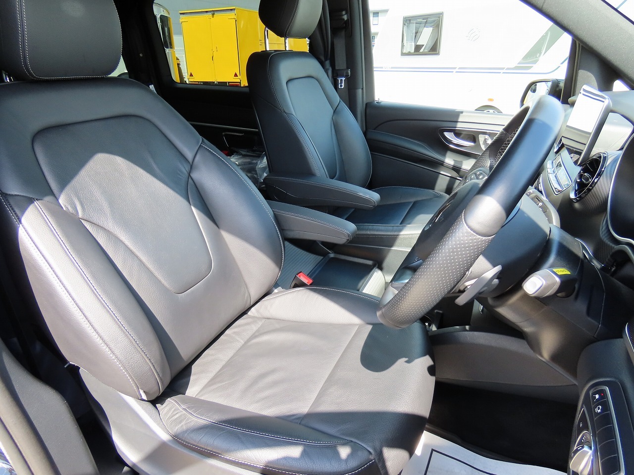 キャンピングカーバンコン