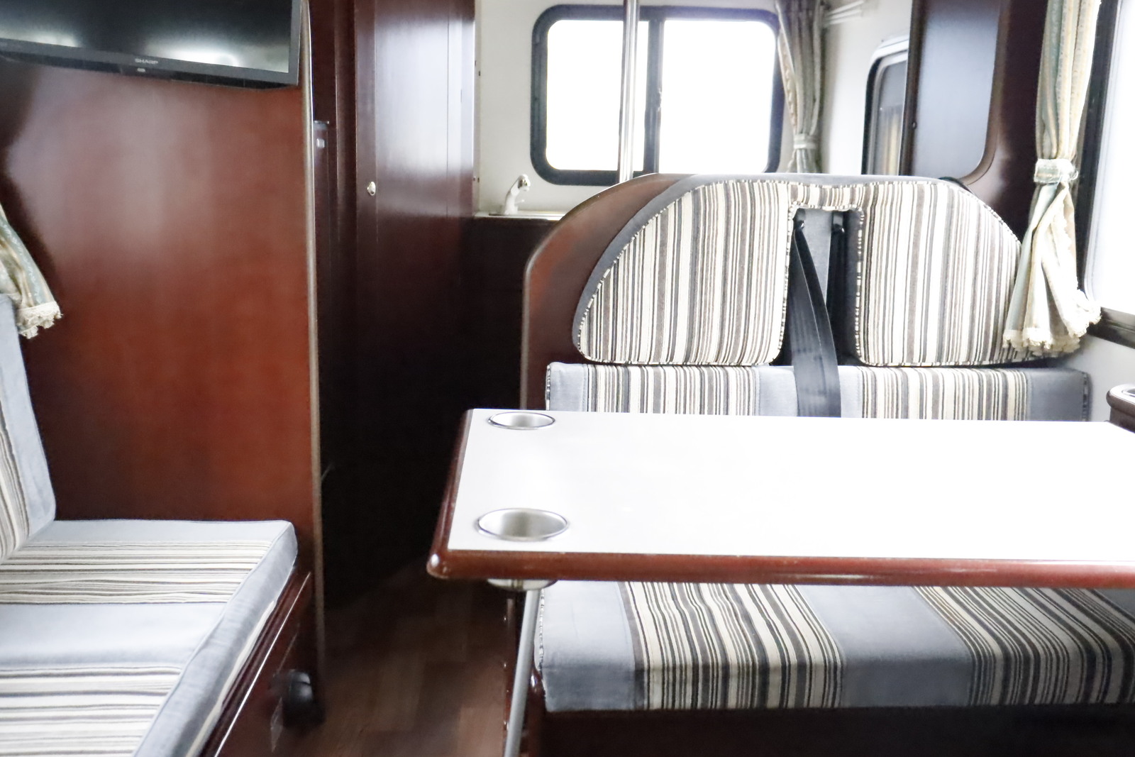 キャンピングカーキャブコン