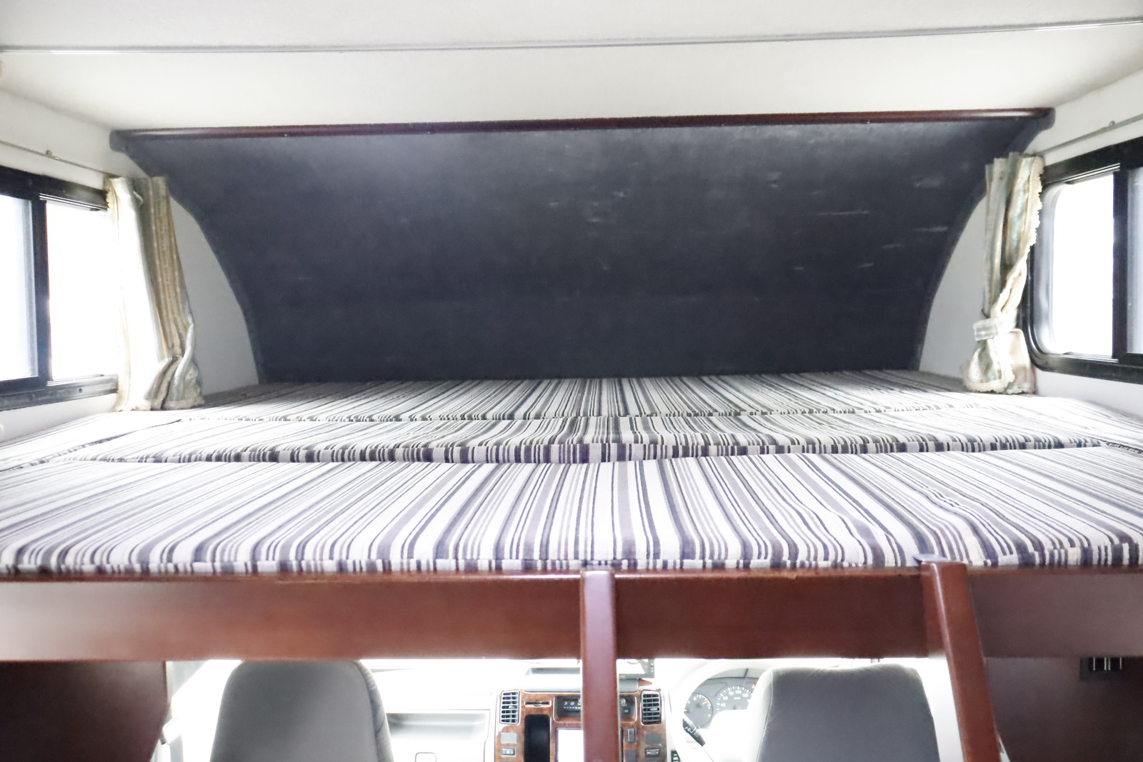 キャンピングカーキャブコン