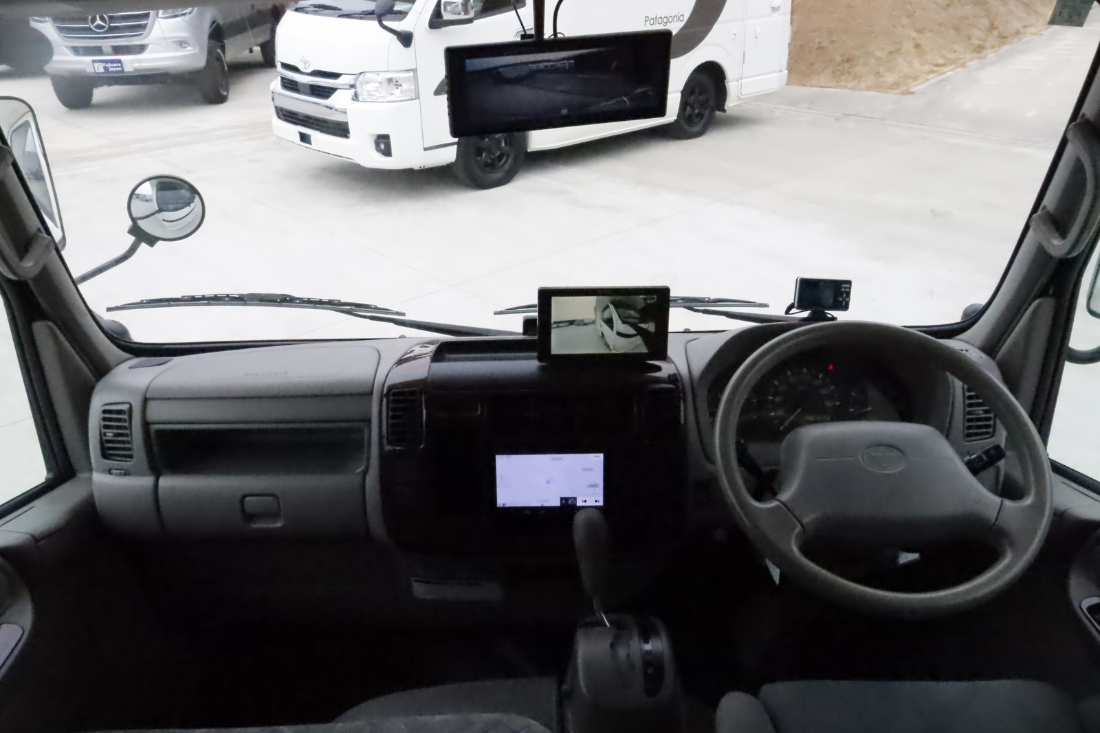 キャンピングカーキャブコン