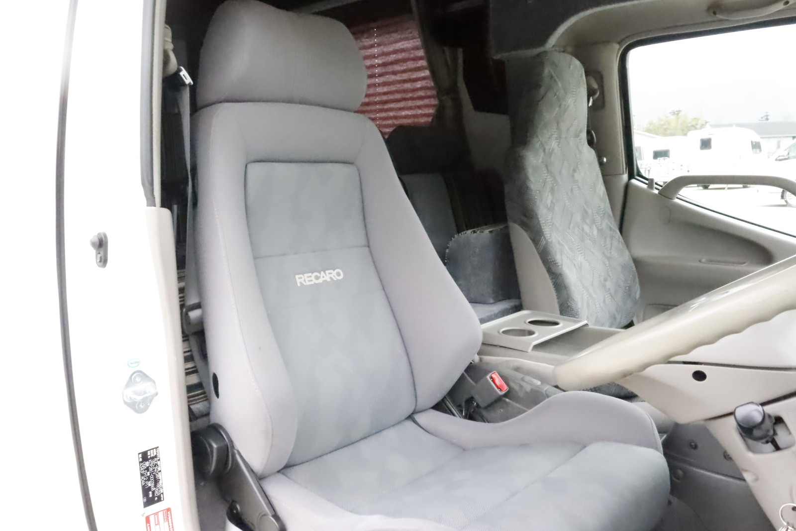 キャンピングカーキャブコン