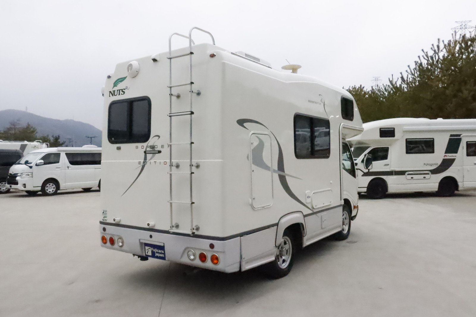 キャンピングカーキャブコン