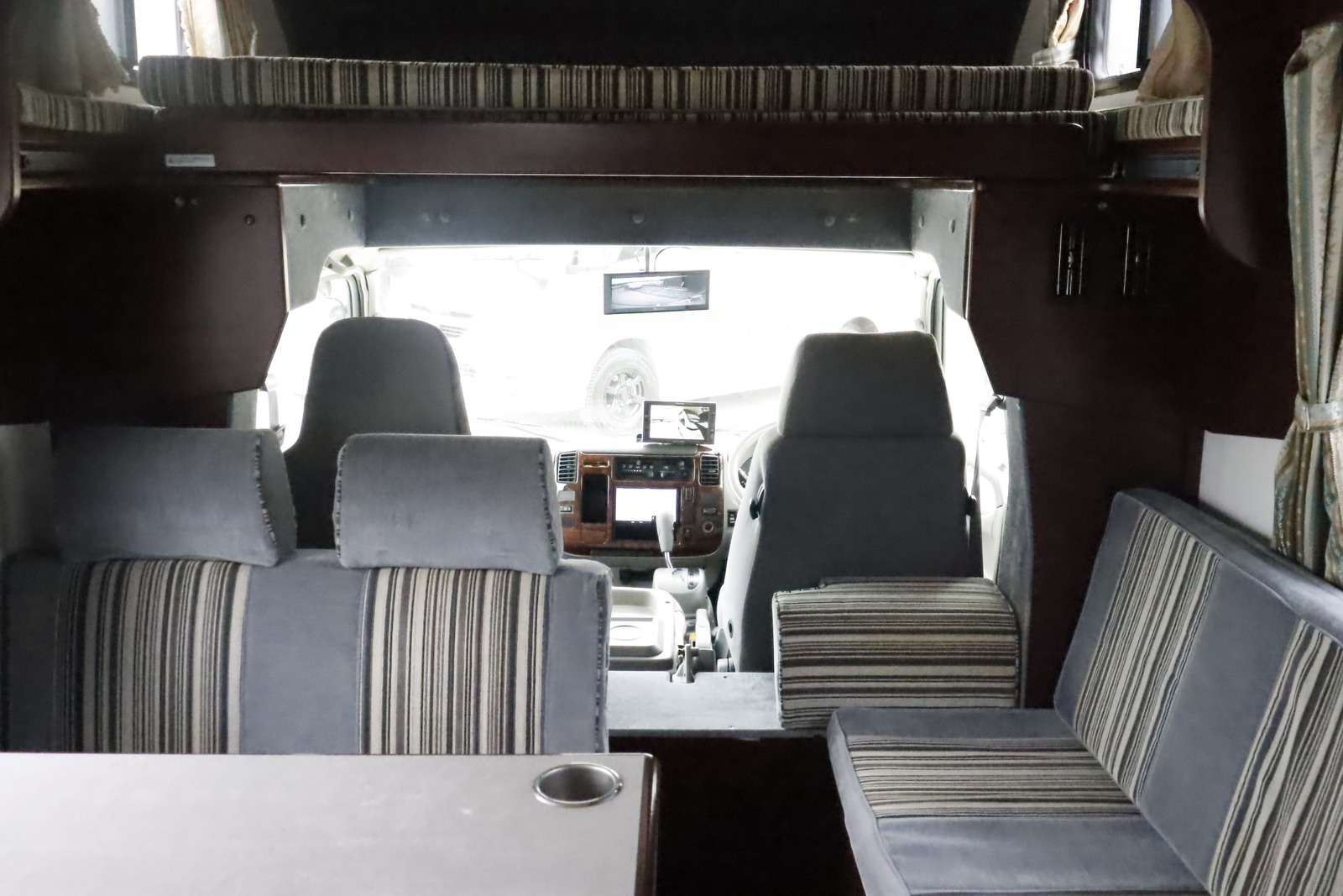 キャンピングカーキャブコン