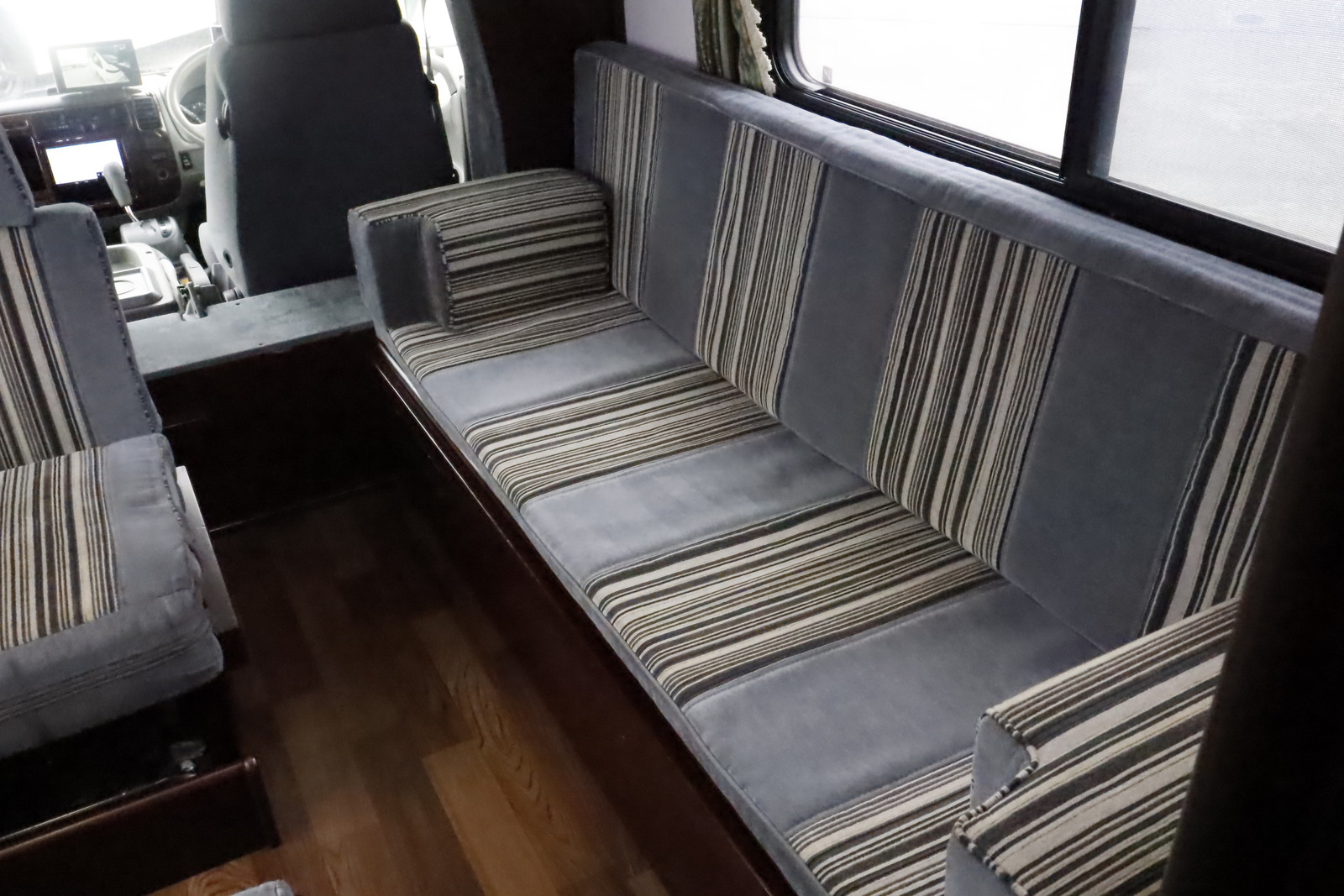 キャンピングカーキャブコン