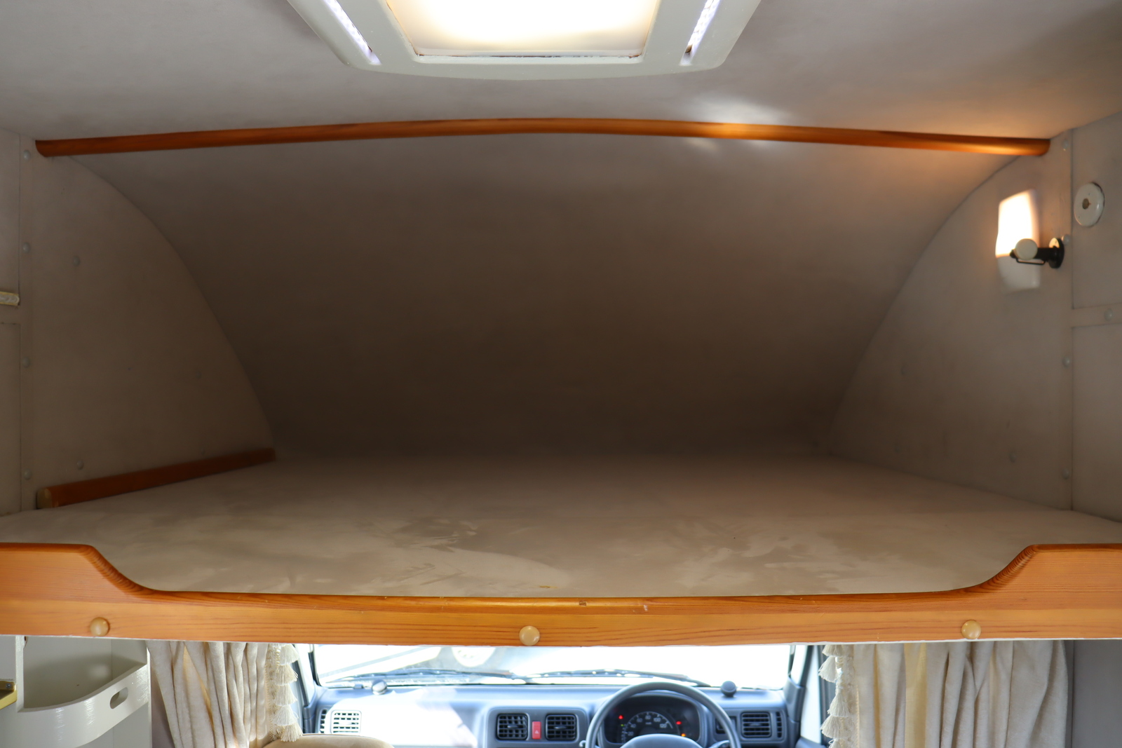 キャンピングカー軽キャンパー