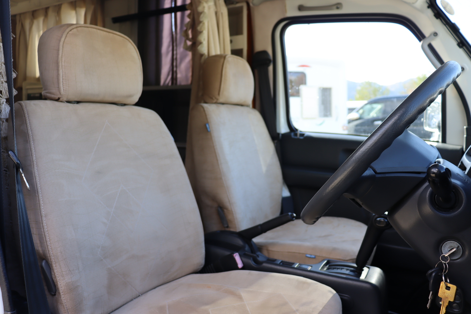 キャンピングカー軽キャンパー