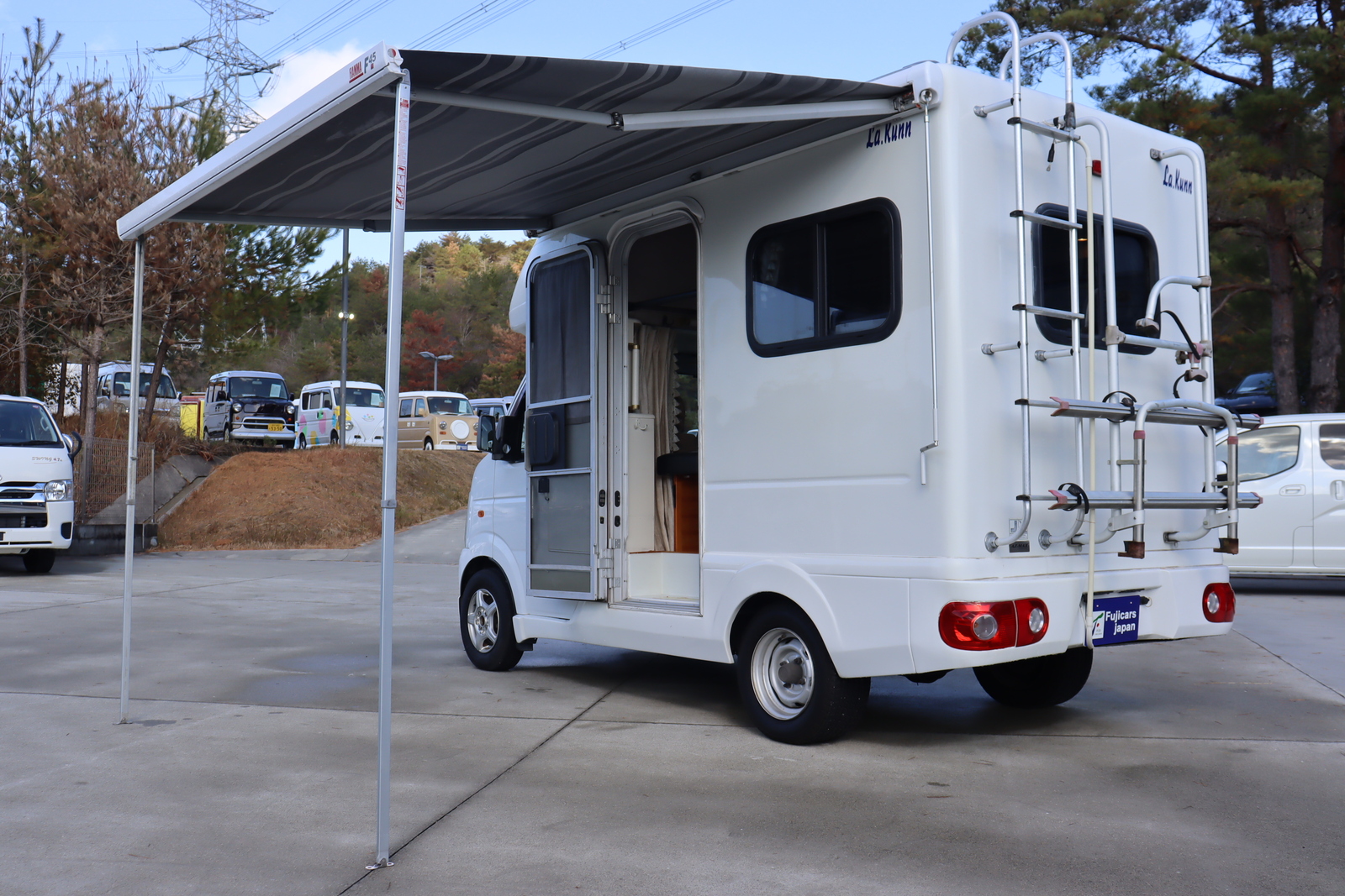 キャンピングカー軽キャンパー