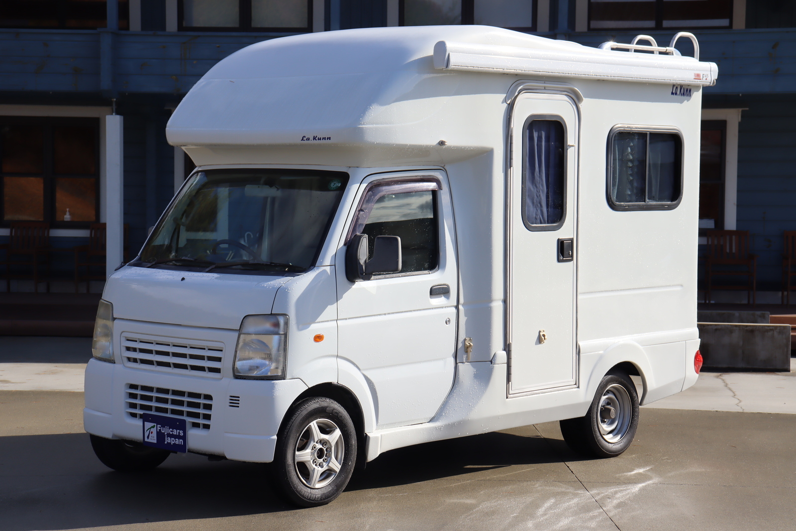 キャンピングカー軽キャンパー