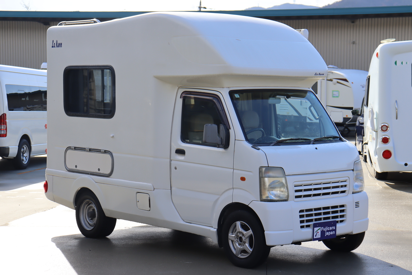 キャンピングカー軽キャンパー